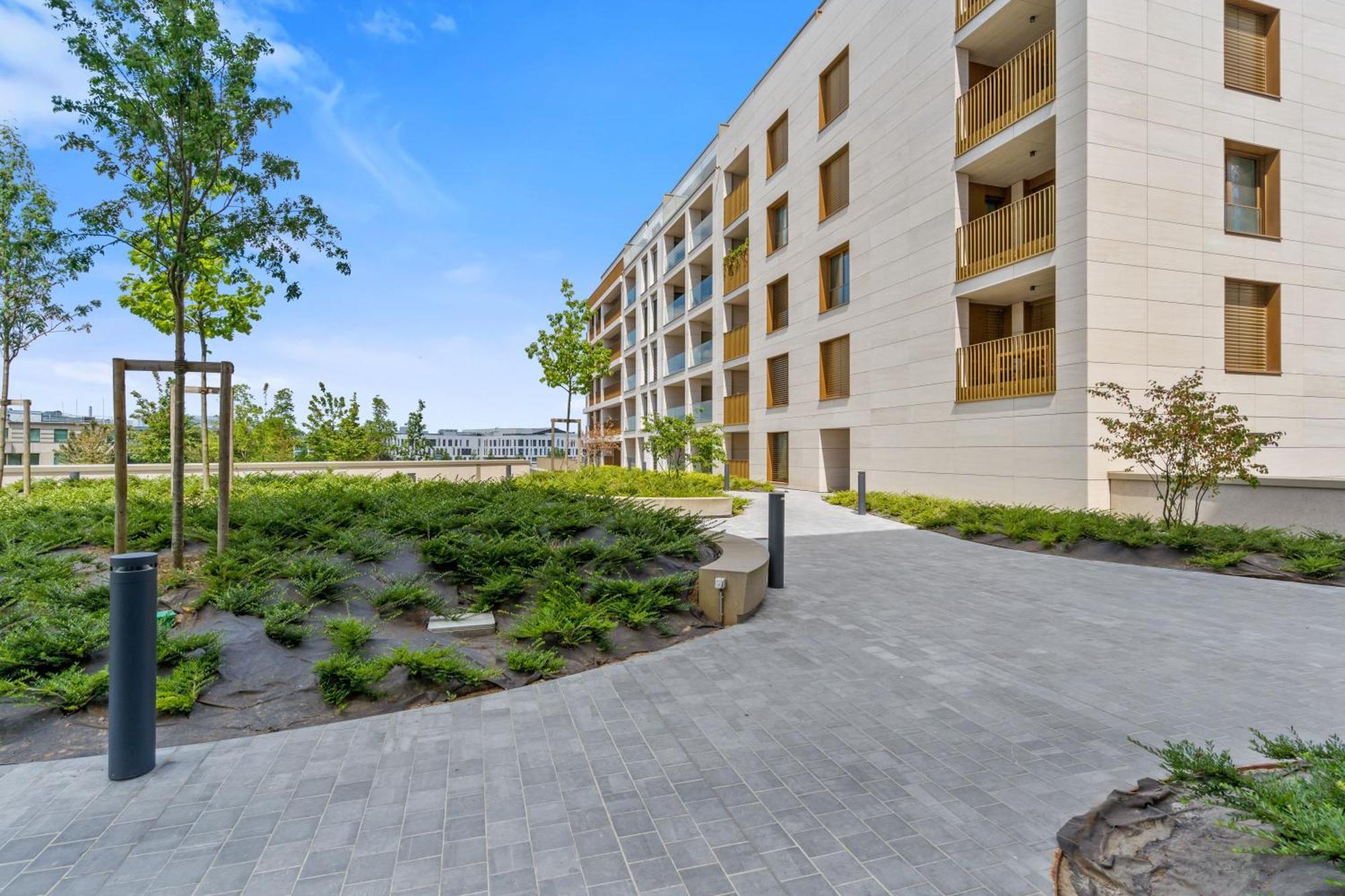 Charming Gasperich Near Cloche D'or Mall Apartamento *